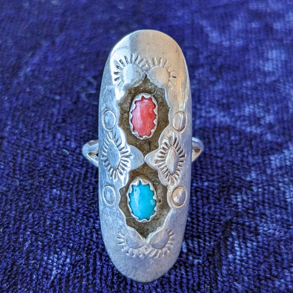 Vintage 925 Sterling Silver Navajo Shadow Box Ring With Turquoise And Coral